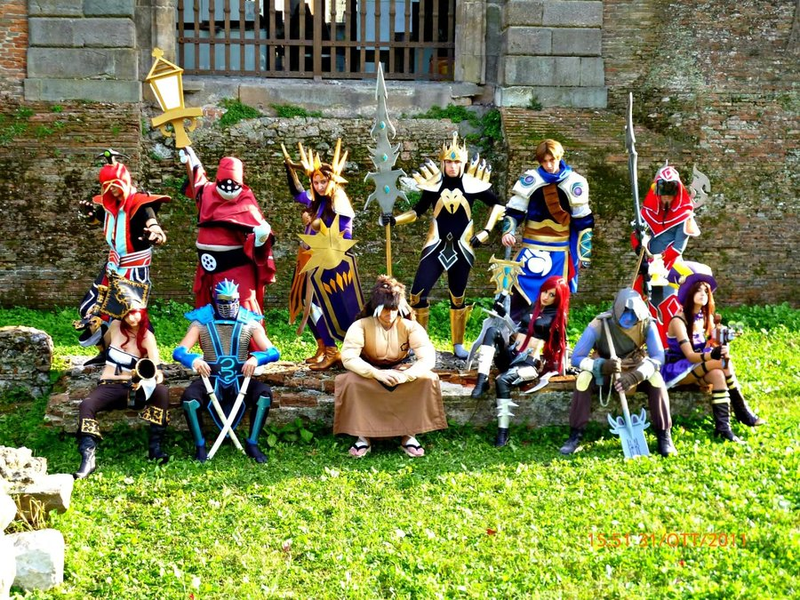 Illustration for article titled A League of Legendary Cosplayers